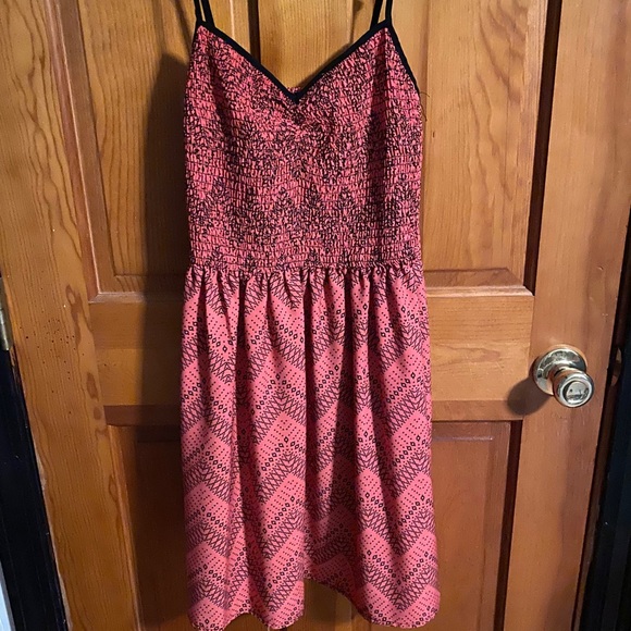 Dresses & Skirts - Pink and black mini dress